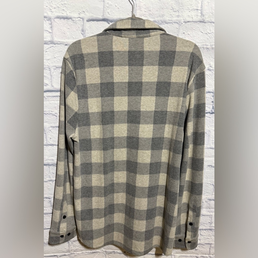Women’s Quince The Stretch Sweater Fleece, Buffalo Plaid Shirt, Size Large - Picture 4 of 5